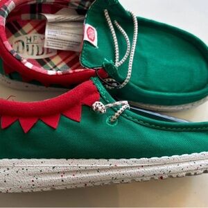 Hey Dude Holiday Elf Youth Size J2 Green Red Christmas Holiday Fun Shoes  Kids2Y